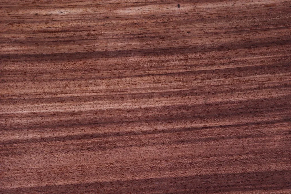 Etimoe wood veneer quarter cut with fine linear pattern and uniform look