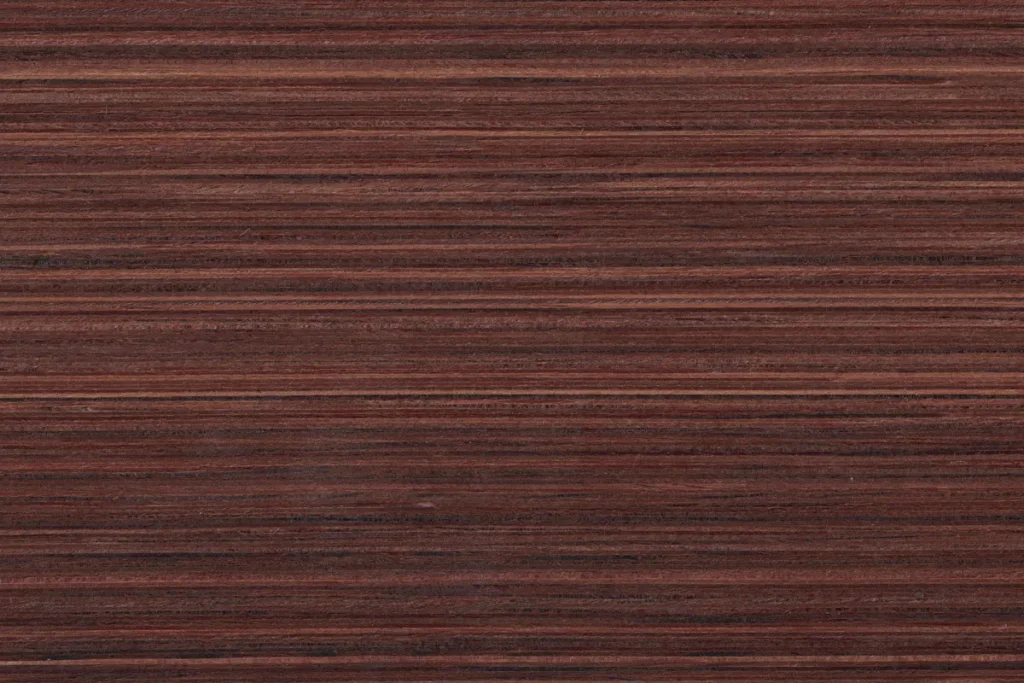 Placage de bois de mélèze LINEA fumé, aspect reconstitué à partir de mélèze véritable