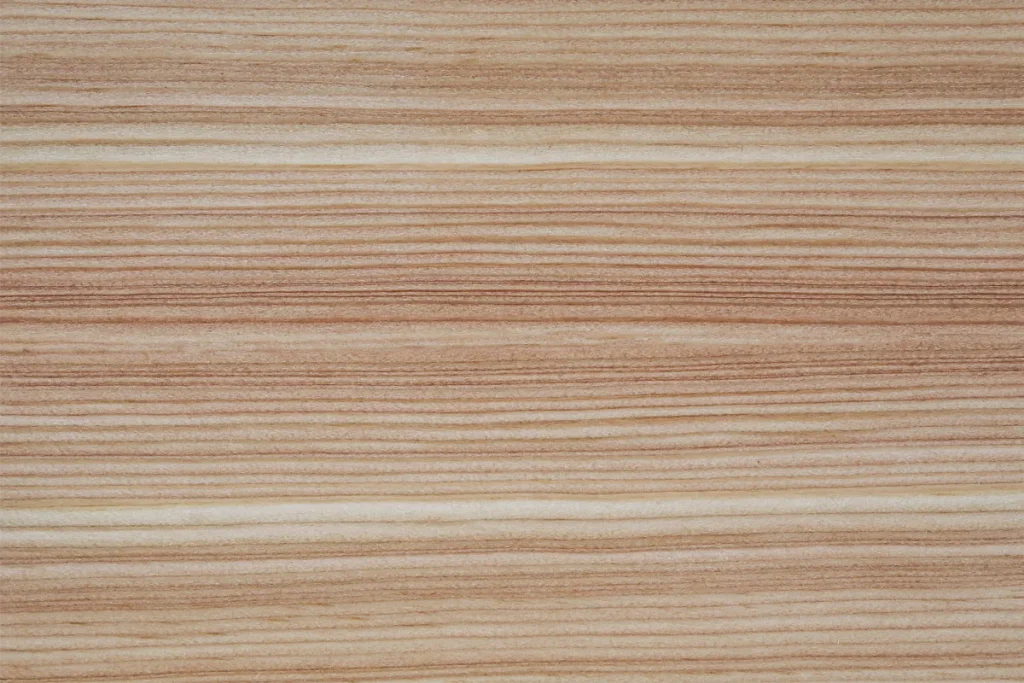 Placage de bois Mélèze sur quartier avec contrastes doux et grain droit naturel