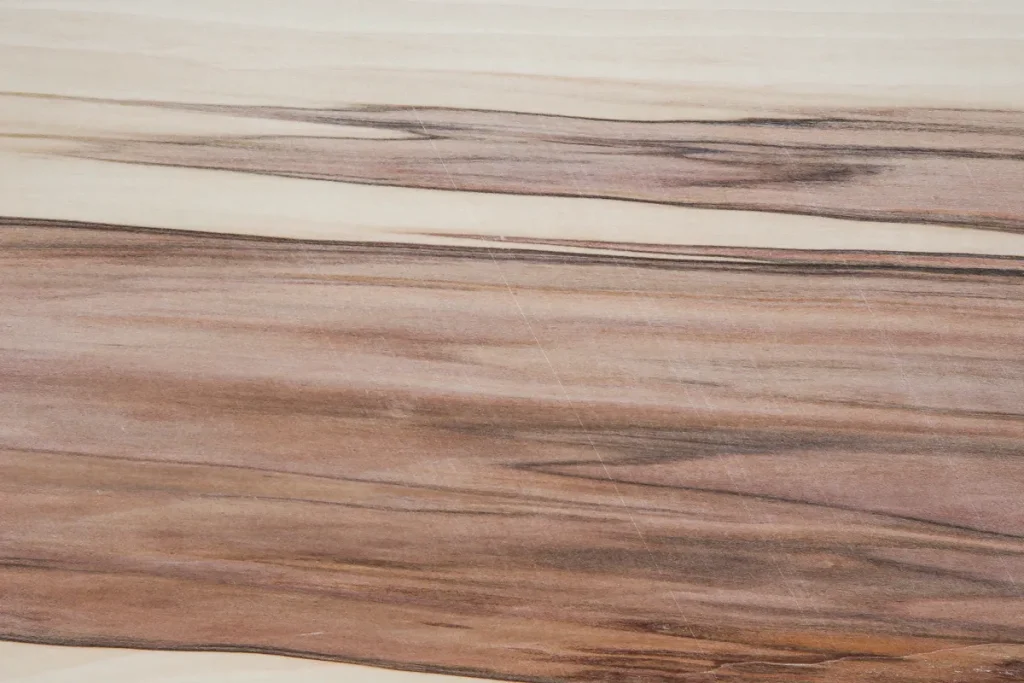 Quarter cut red gum veneer with strong contrast between light sapwood and dark brown streaks